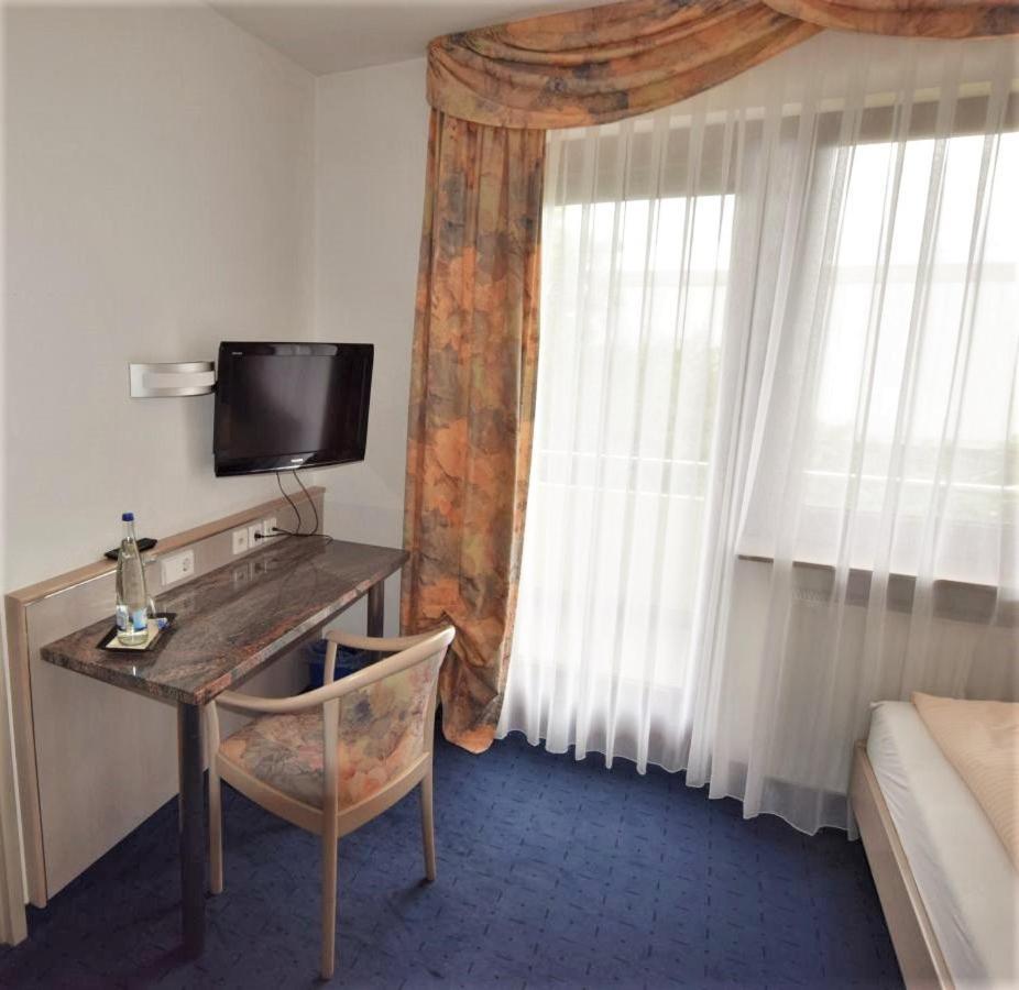 Hotel Alena - Kontaktlos Check-In Filderstadt Luaran gambar