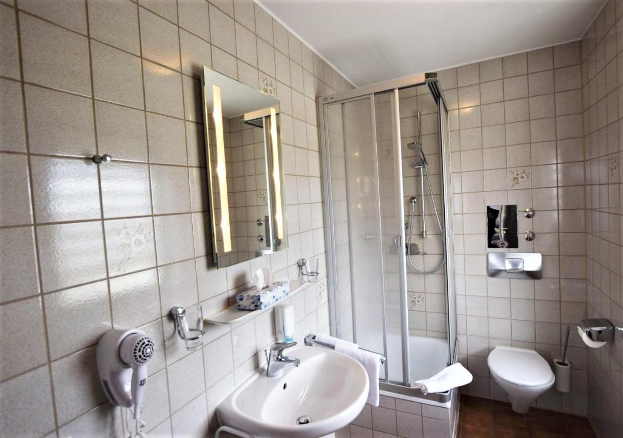 Hotel Alena - Kontaktlos Check-In Filderstadt Luaran gambar