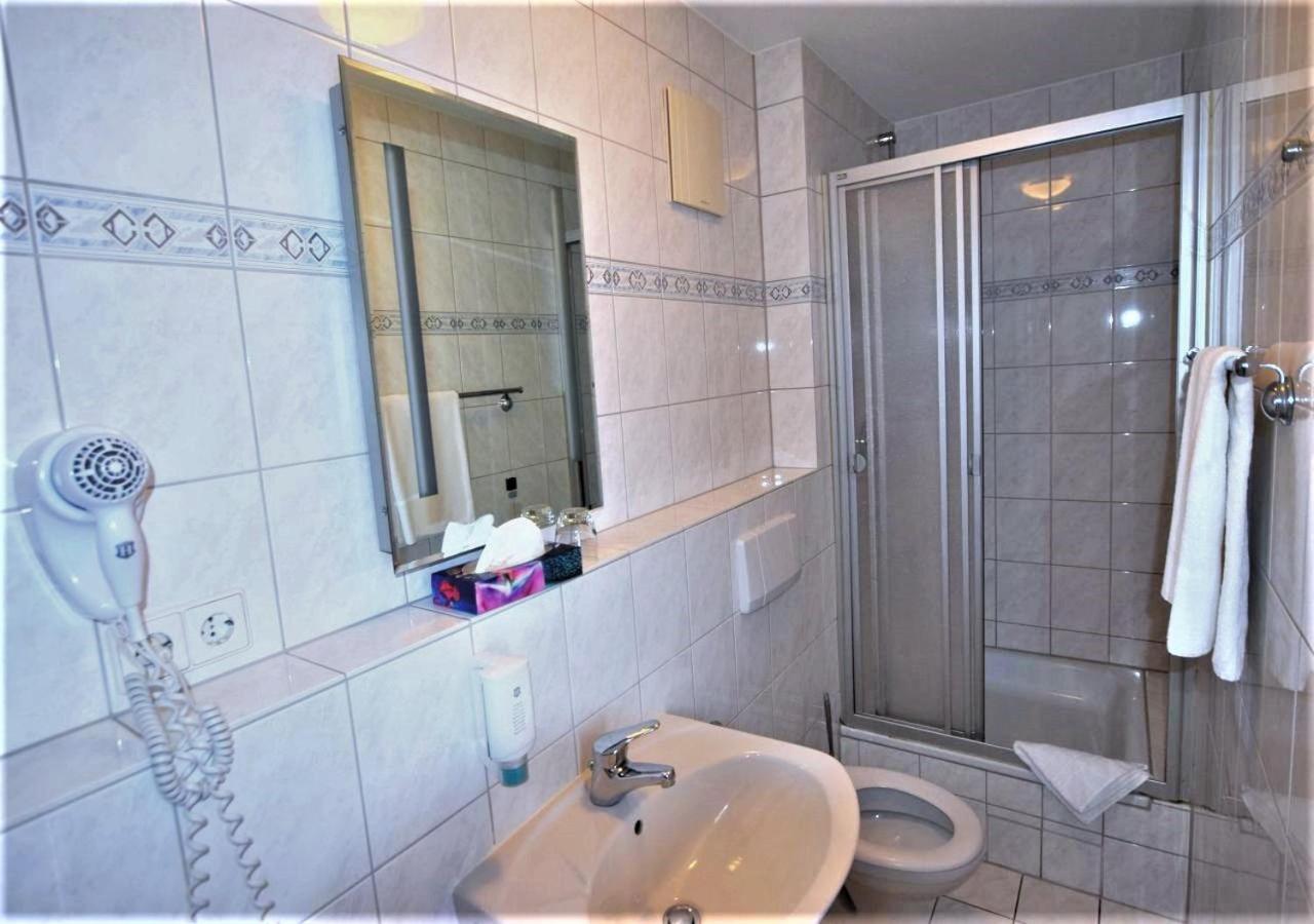 Hotel Alena - Kontaktlos Check-In Filderstadt Luaran gambar