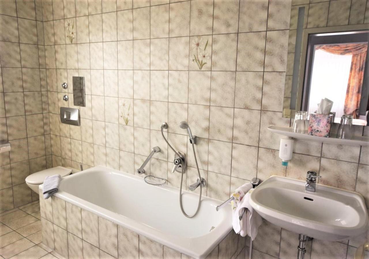 Hotel Alena - Kontaktlos Check-In Filderstadt Luaran gambar