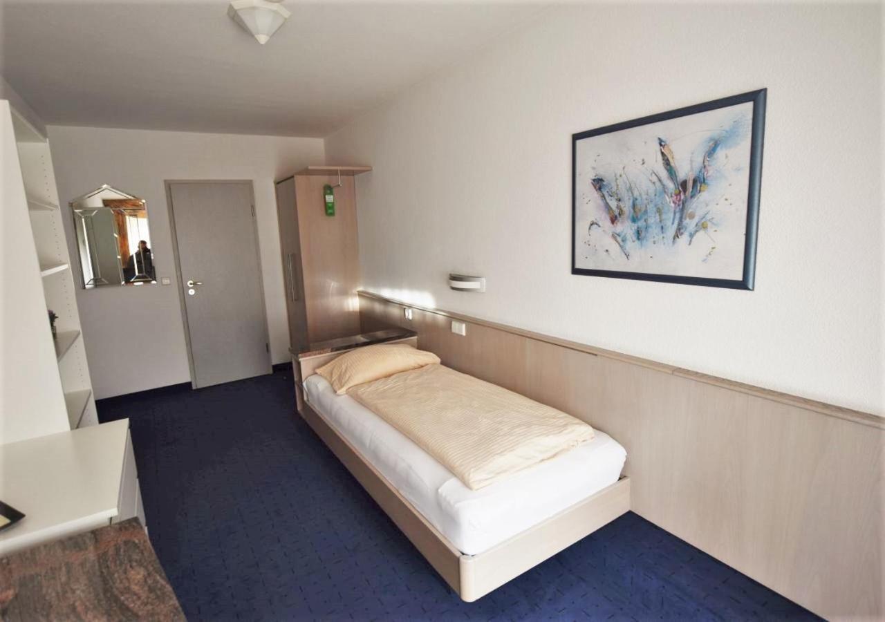 Hotel Alena - Kontaktlos Check-In Filderstadt Luaran gambar